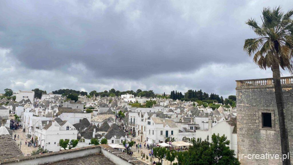 panorama miasteczka Alberobello
